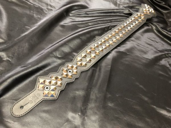 画像2: DSL Straps/Randy Rhoads Tribute pyramid stud Black/Black 2.5 inches  (2)