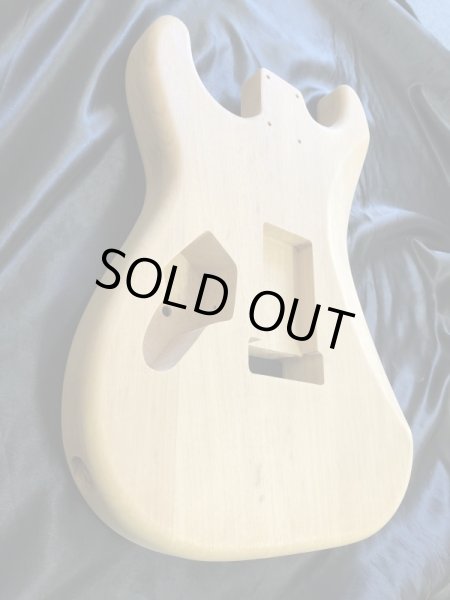 画像3: バンブルビー製作用マホガニーボディ (3)