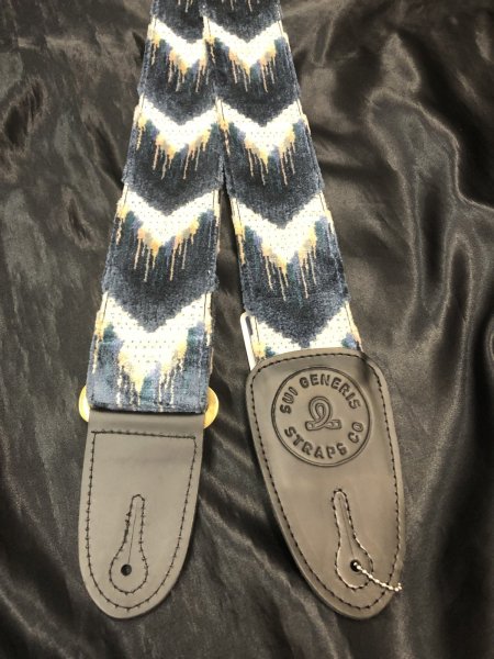 画像1: Sui Generis Strap / Woven & Embroidry Series YATA / ハンドメイド・手織り刺繍ギターストラップ (1)