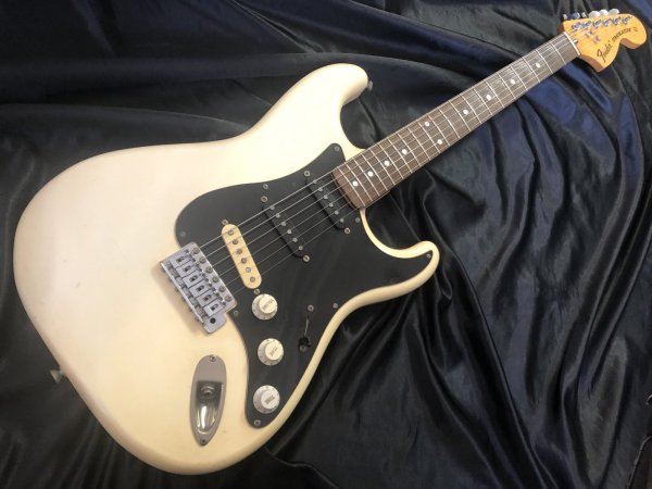 画像1: Fender Japan / ST-72 / CST-50R / Aシリアル (1)
