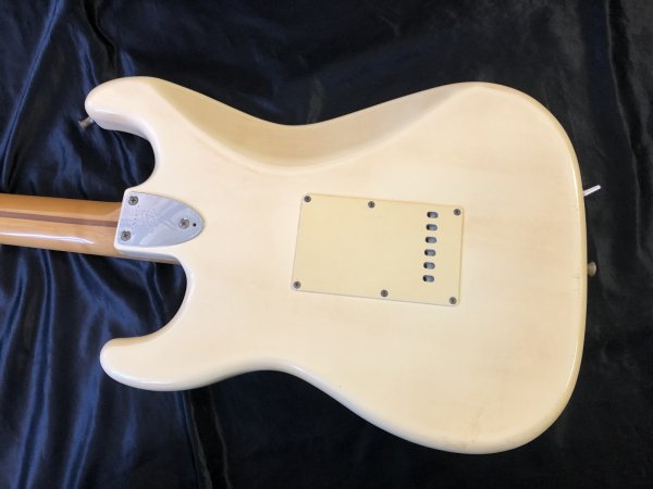 画像9: Fender Japan / ST72-55 Aシリアル (9)