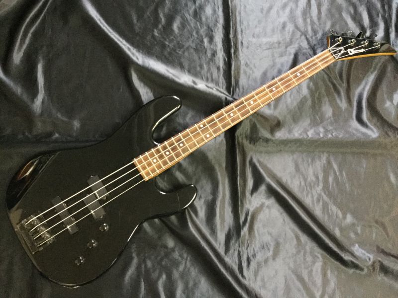 Charvel / Dinky Bass Black 24